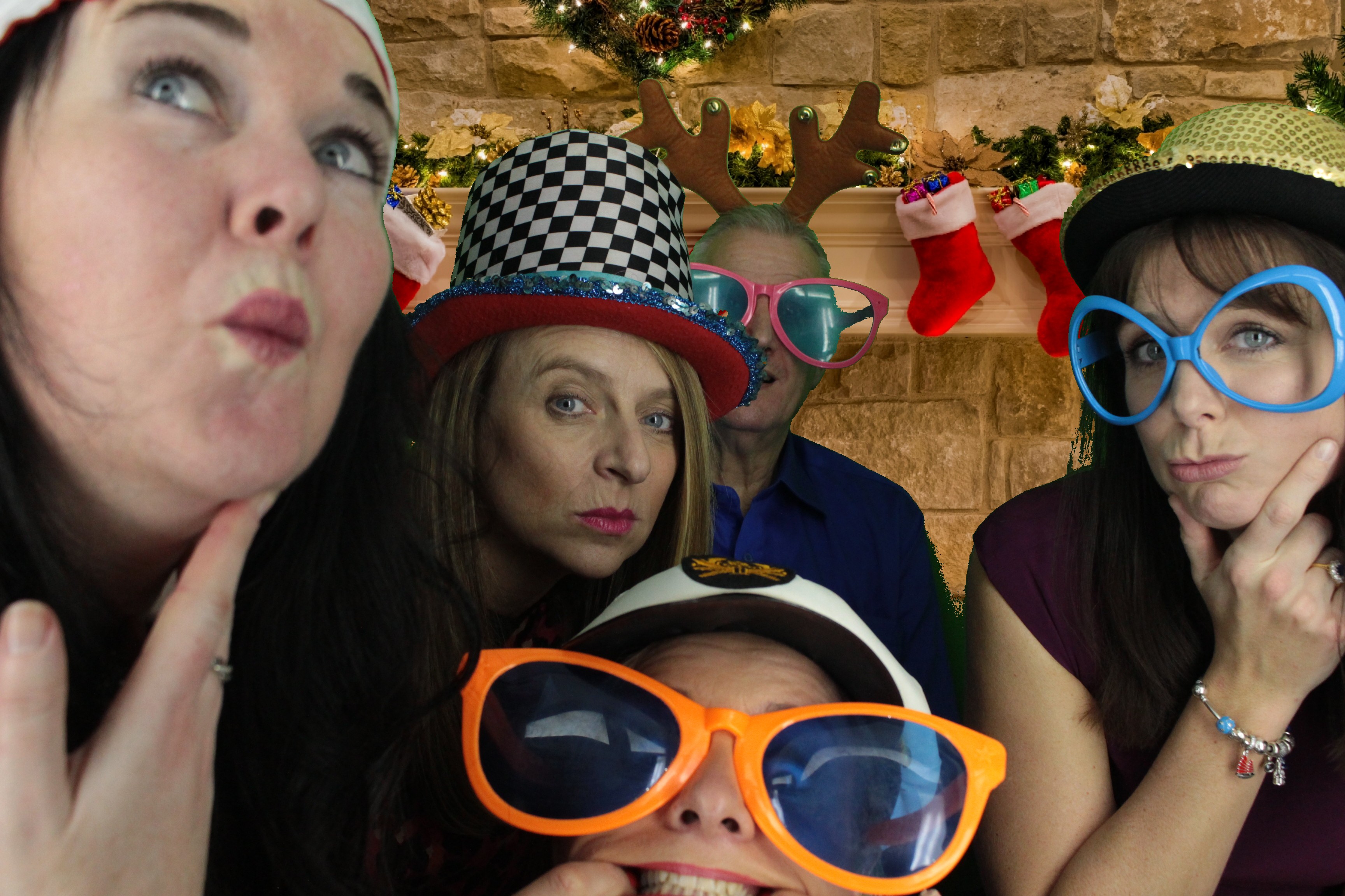 One Line Christmas Party | View more photos from the event at gallery.myphotoboothexperience.co.uk/u/MyPhotoBoothExperienceLtd/One-Line-Christmas-Party